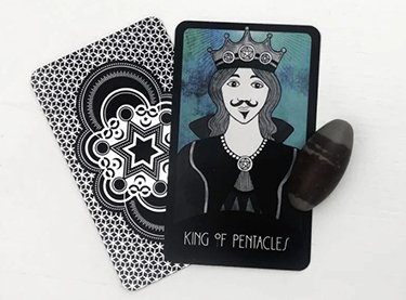 King of Pentacles Yes No Explained king of pentacles tarot reading