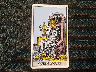 Overview of Queen of Cups Yes or No queen of cups tarot reading